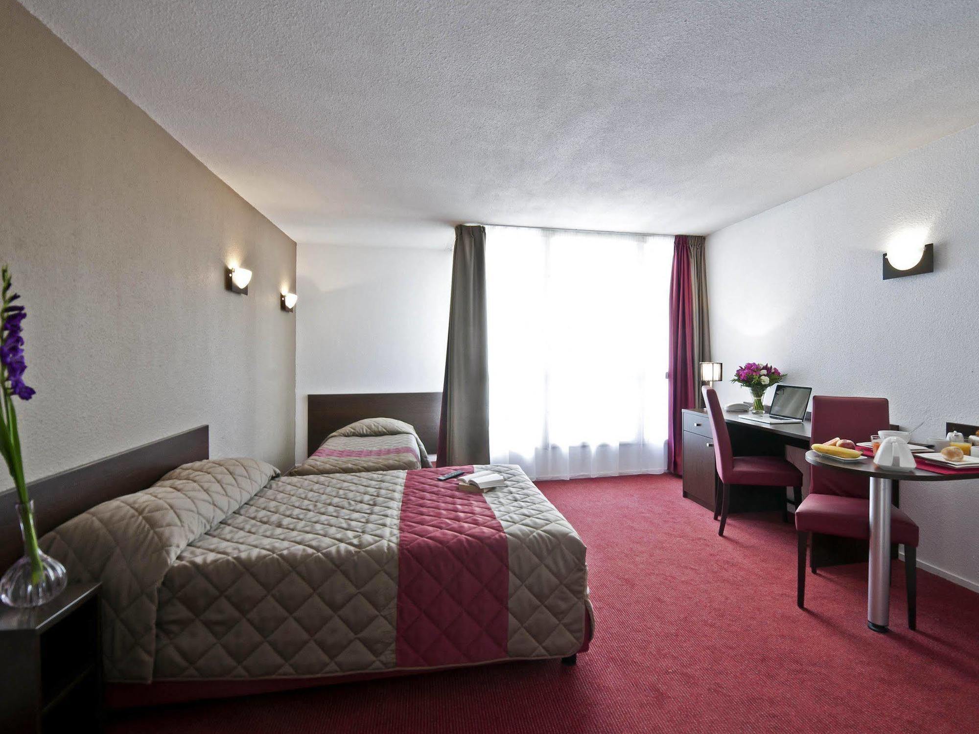 อดาจิโอ แอคเซส ปารีส ว็องเว ปอร์ต เดอ แวร์ซาย อพาร์ตโฮเต็ล Aparthotel วองว์ส ภายนอก รูปภาพ